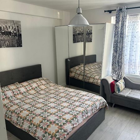 Cosy 2-Bedroom Flat In Finsbury Park, Modern, Convenient & Close To Central London! エクステリア 写真