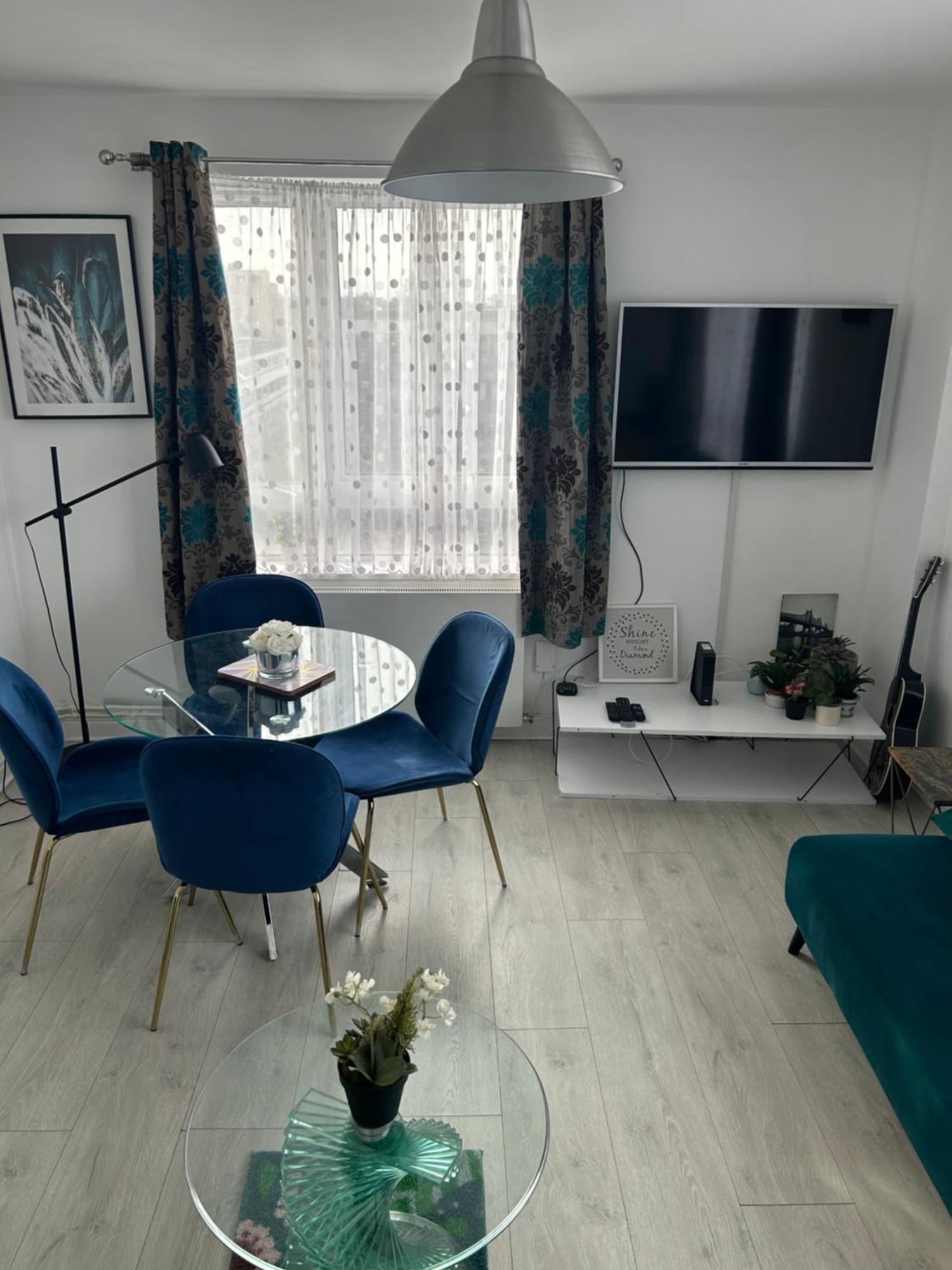 Cosy 2-Bedroom Flat In Finsbury Park, Modern, Convenient & Close To Central London! エクステリア 写真